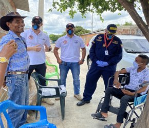 Entrega de silla de ruedas